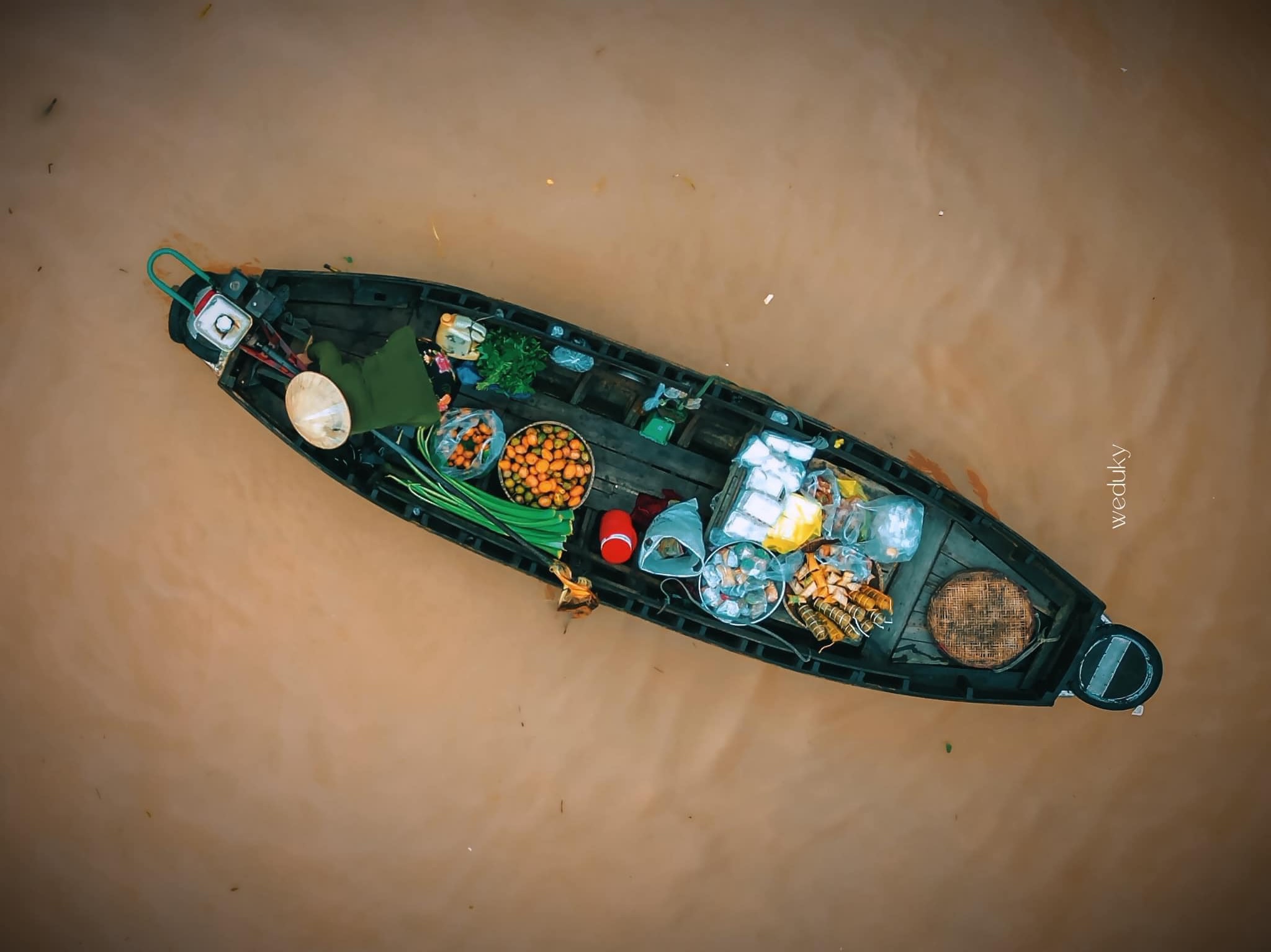 Visit Cai Rang floating market in flood season