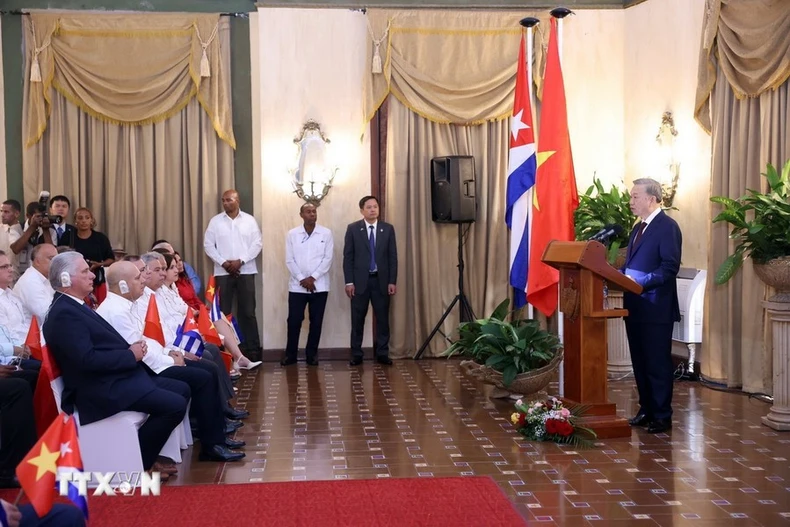 [Photo] General Secretary and President To Lam meets with people's friendship delegates and young generation of Cuba photo 5