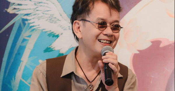 Musician Duc Huy boasts that he is very happy.