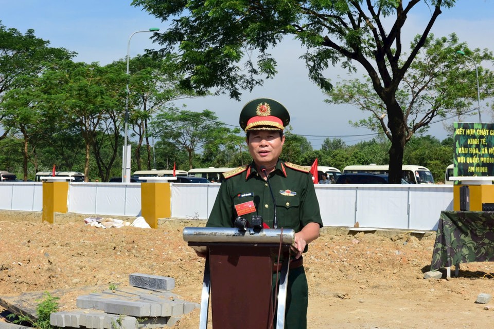 Senior Lieutenant General Nguyen Tan Cuong spoke to evaluate the exercise.