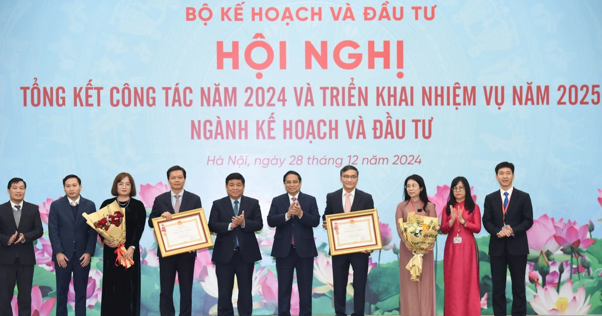 [Ảnh] Thủ tướng Phạm Minh Chính dự Hội nghị triển khai nhiệm vụ năm 2025 của ngành Kế hoạch và Đầu tư