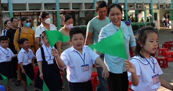 Không gây áp lực, quá tải cho học sinh và giáo viên