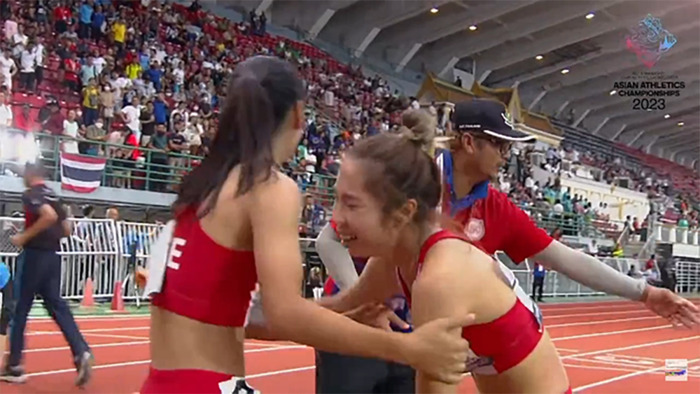 Nguyen Thi Huyen und ihre Teamkolleginnen gewannen bei der Leichtathletik-Asiatischen Meisterschaft hervorragend die Goldmedaille für Vietnam.