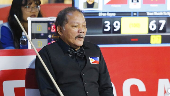 Efren Reyes compite en Hanoi en los 31º Juegos del Sudeste Asiático.