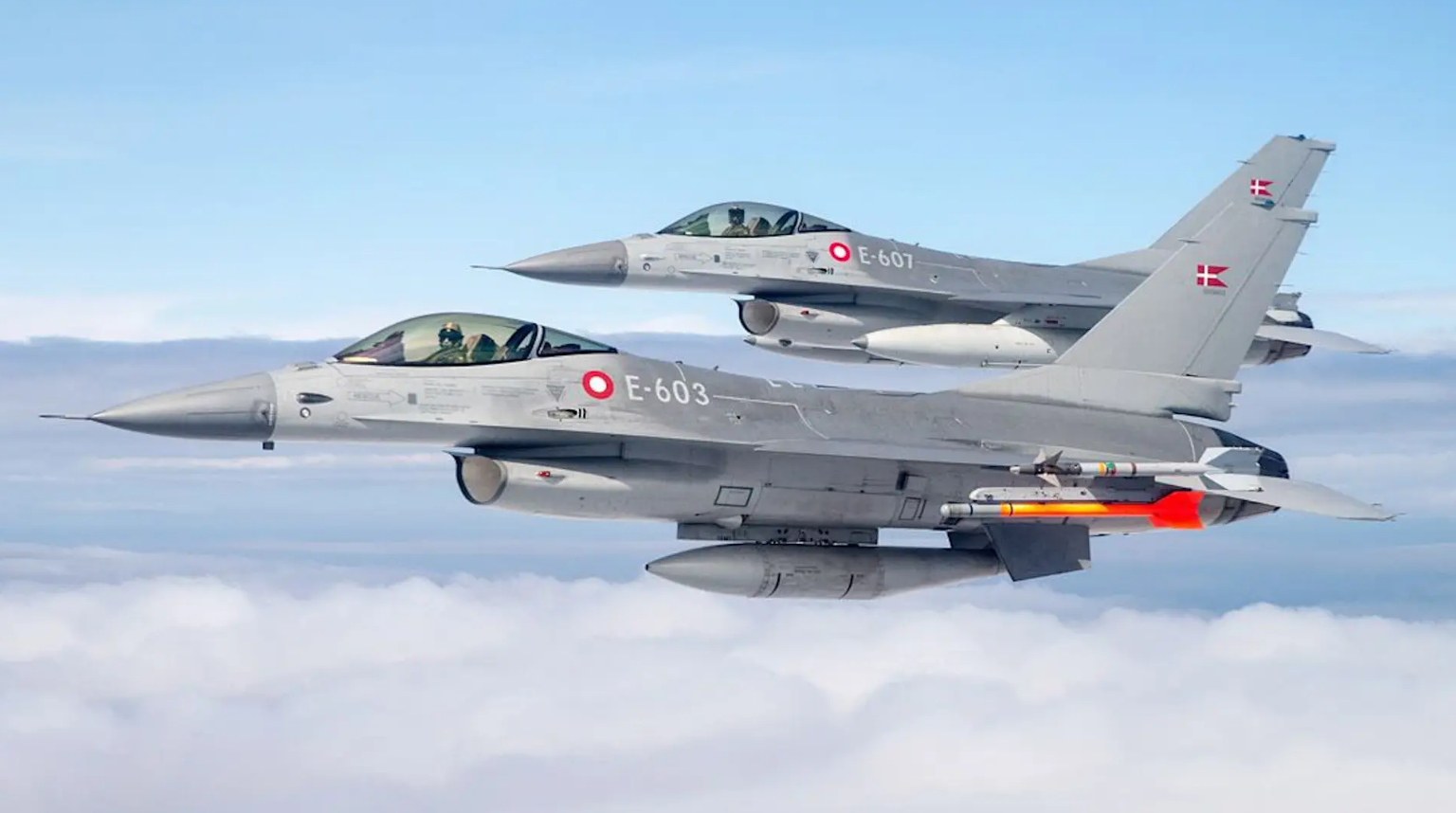 世界 - F-16戦闘機の最も強力なバージョンは、今でも「飛ぶように売れている」（画像3）。