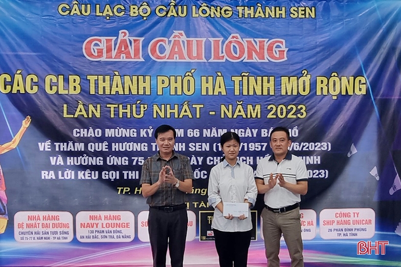 Sôi nổi Giải Cầu lông các CLB thành phố Hà Tĩnh mở rộng lần thứ I