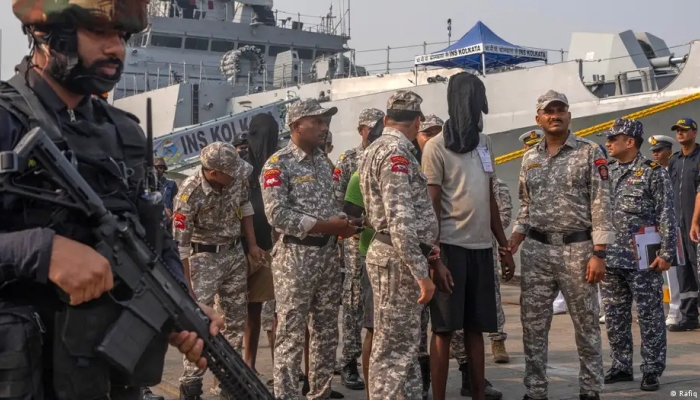 India prosecutes Somali pirates captured last week