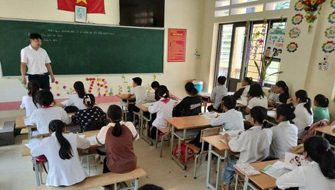 استأنفت العديد من المدارس في لاو كاي التدريس