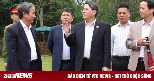 Le vice-président de l'Assemblée nationale, Nguyen Duc Hai, inspecte le complexe du temple de My Son.