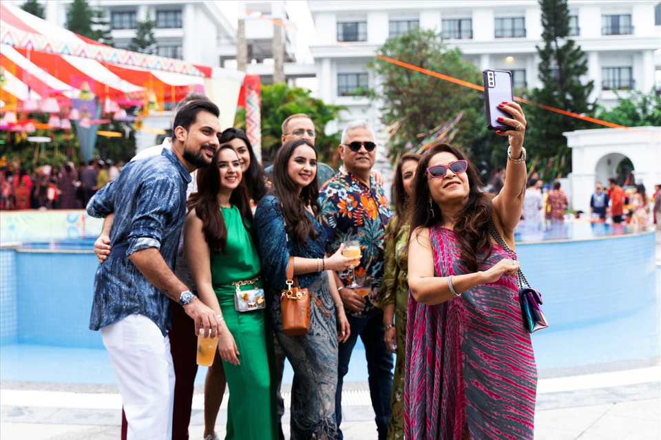 Indian guests at the wedding ceremony held at the 5-star Vinpearl Ha Long resort. Photo: Hoai Nam