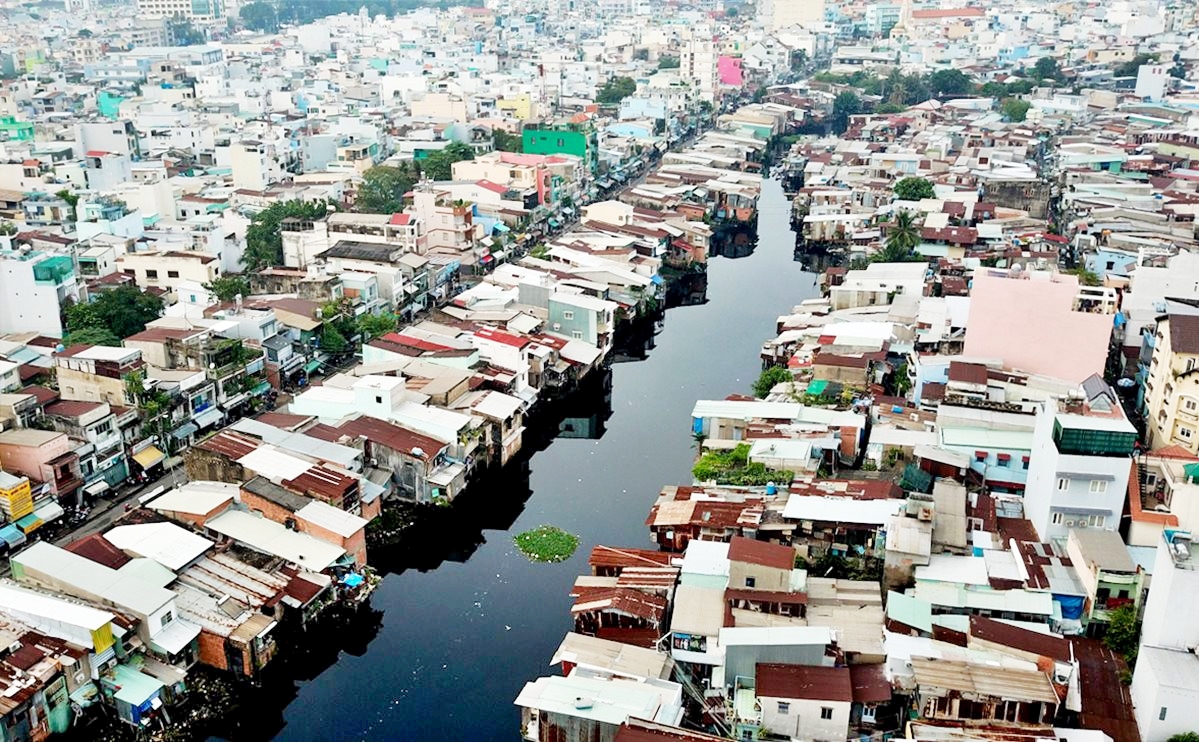 Bienes raíces - Ciudad Ho Chi Minh: Reubicar casas a lo largo de los canales requiere más determinación