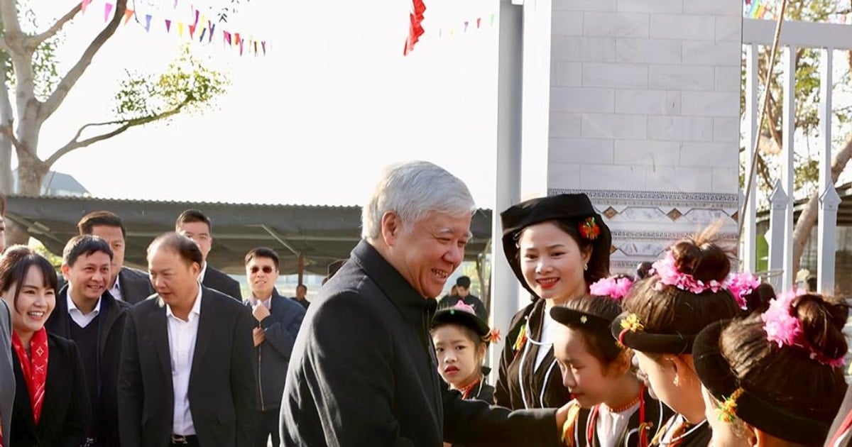 El presidente Do Van Chien asistió a la ceremonia de inauguración de la casa cultural de la aldea de Ninh Lai (Tuyen Quang)