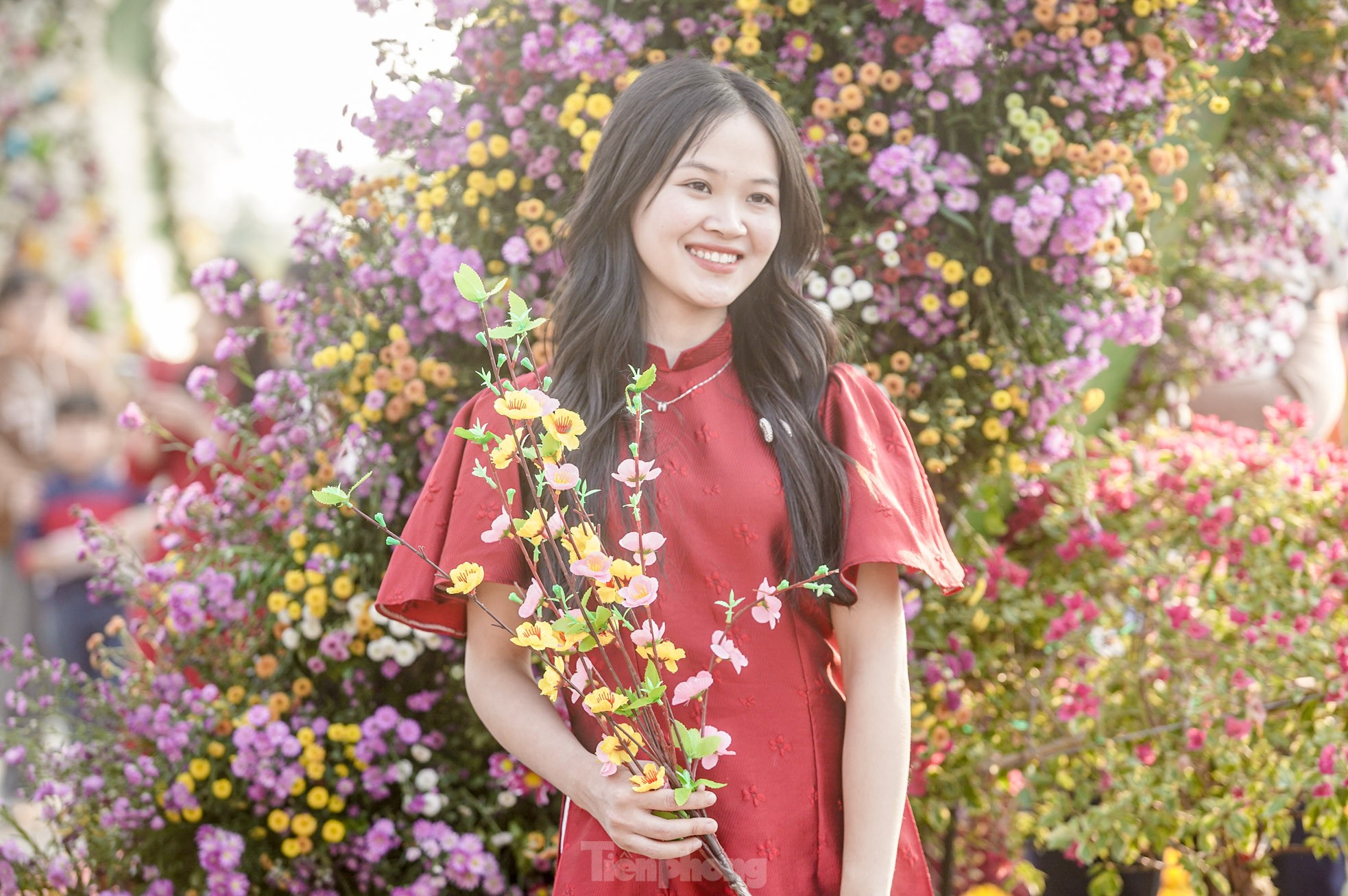 北部最大の花祭りに何千人もの人々が集まる 写真11