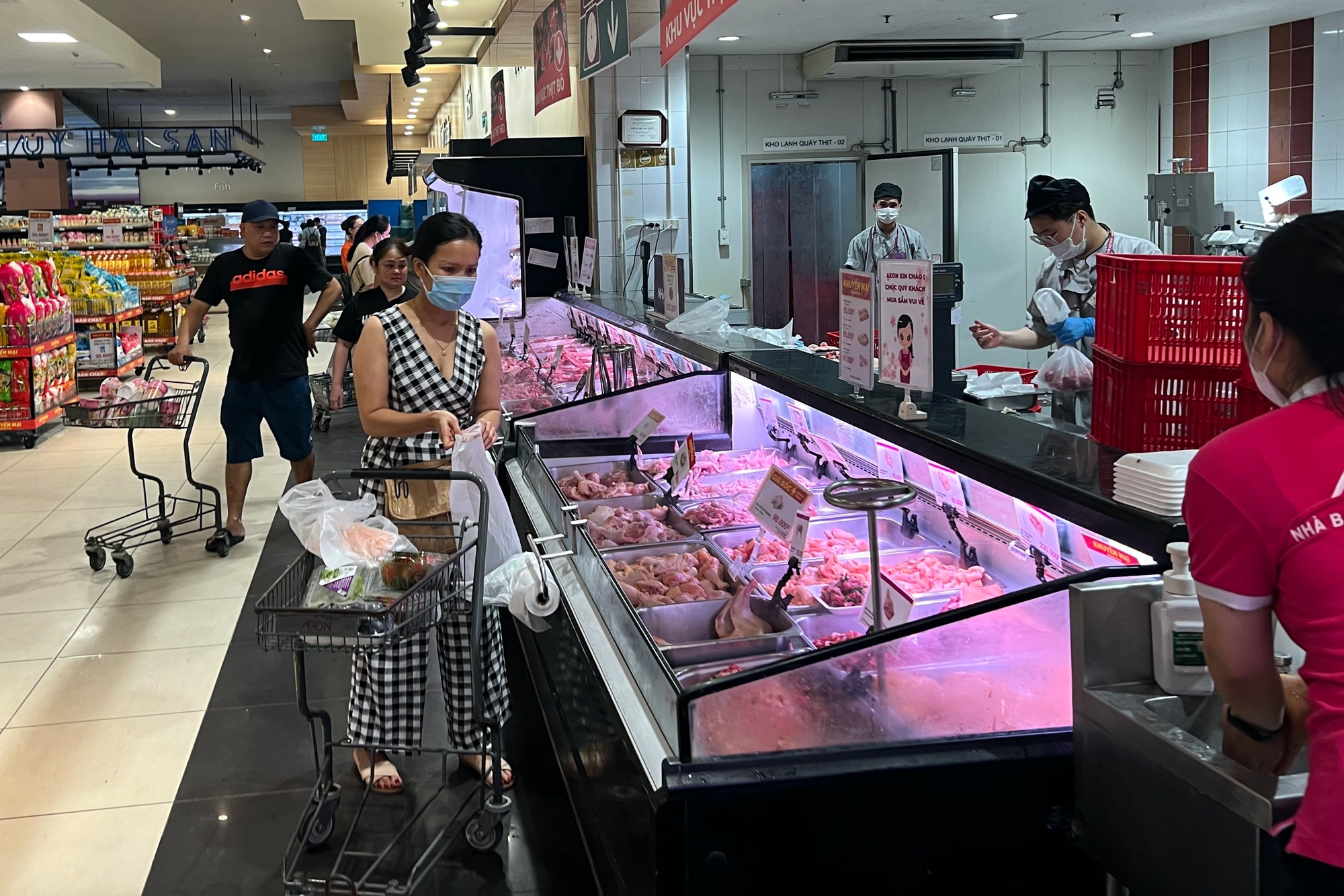 Trung tâm thương mại 4.500 tỉ đồng ‘đi ngủ sớm’ vì sự cố điện lưới thành phố - Ảnh 7.
