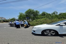 Deux hommes ont failli « perdre la vie » à l'intersection de Le Loi et Dai Co Viet