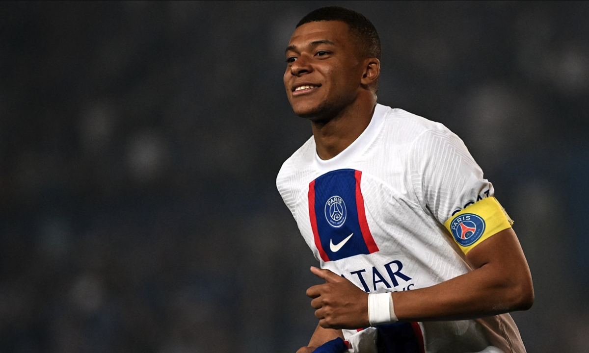 Real để dành áo số 9 cho Mbappe