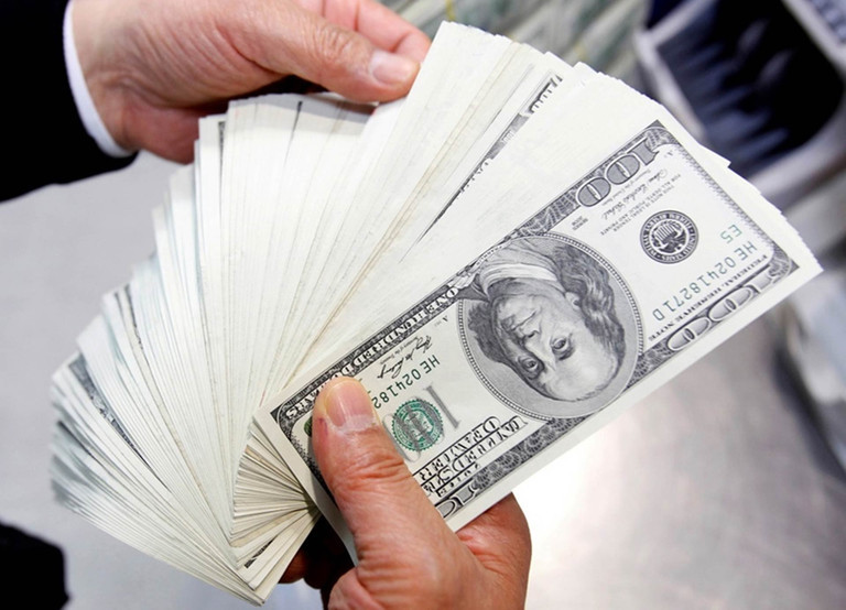 gia usd 1 1526 1333 1620 948 1303 1485 1335 1428 1480 832 1288.jpg