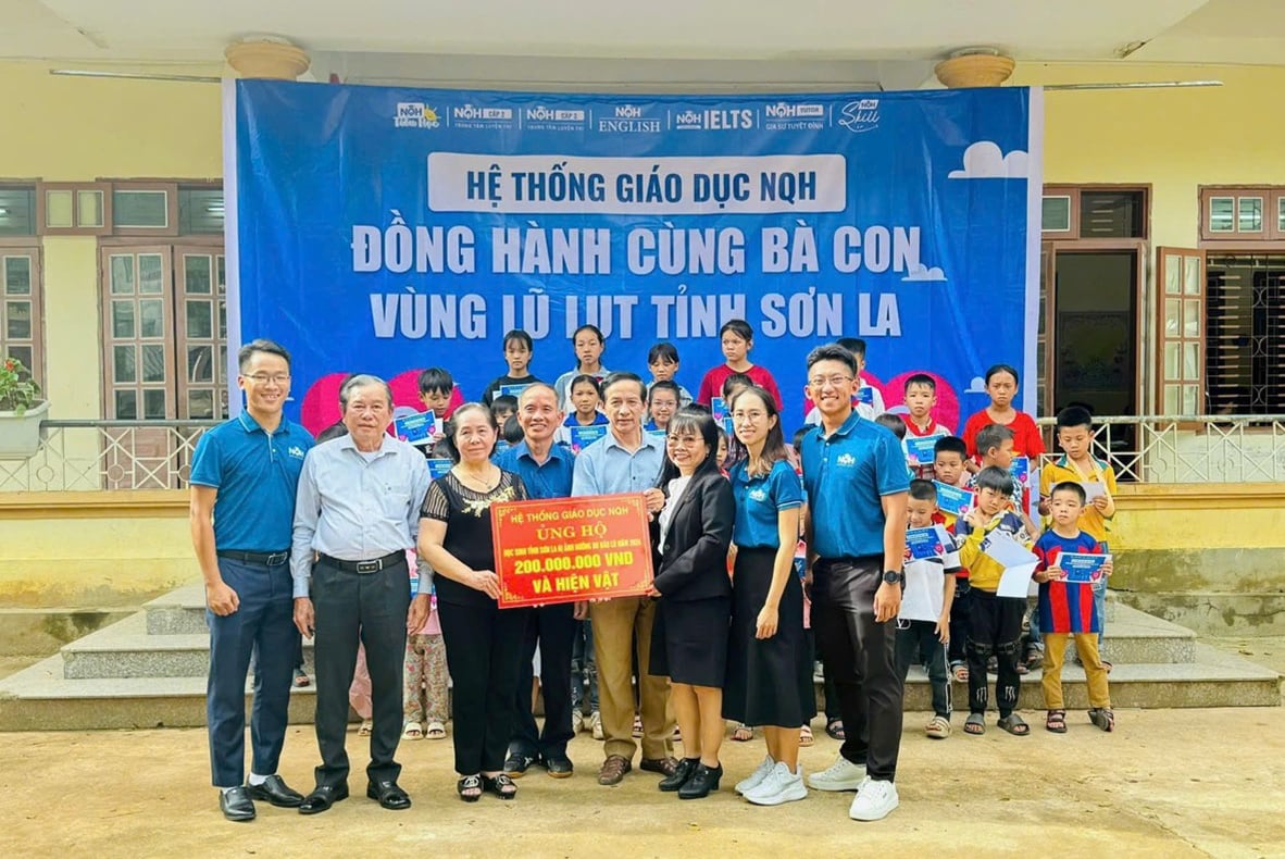 Ban lãnh đạo Hệ thống Giáo dục NQH trao gửi 200 triệu động đến học sinh tỉnh Sơn La bị ảnh hưởng do bão lũ