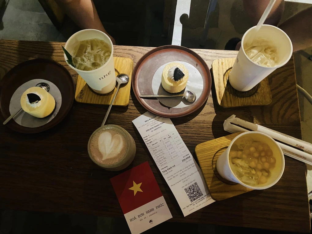 Coffee shop suddenly changes QR code to Vietnam Fatherland Front account