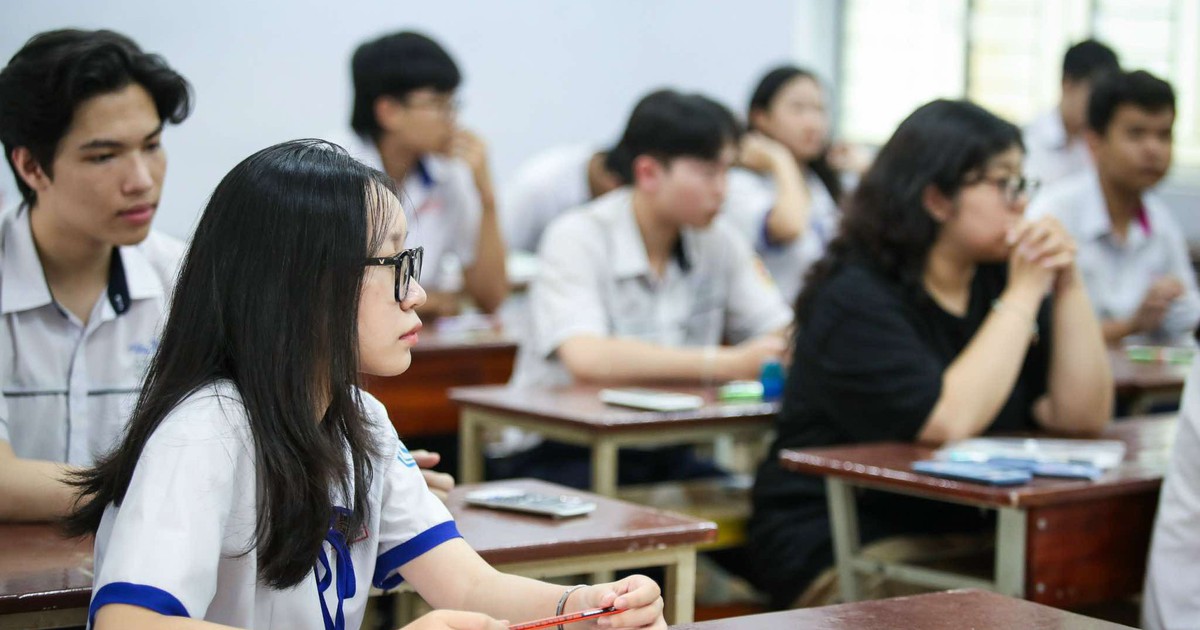 High school graduation exam is the main admission method of Ho Chi Minh City National University.