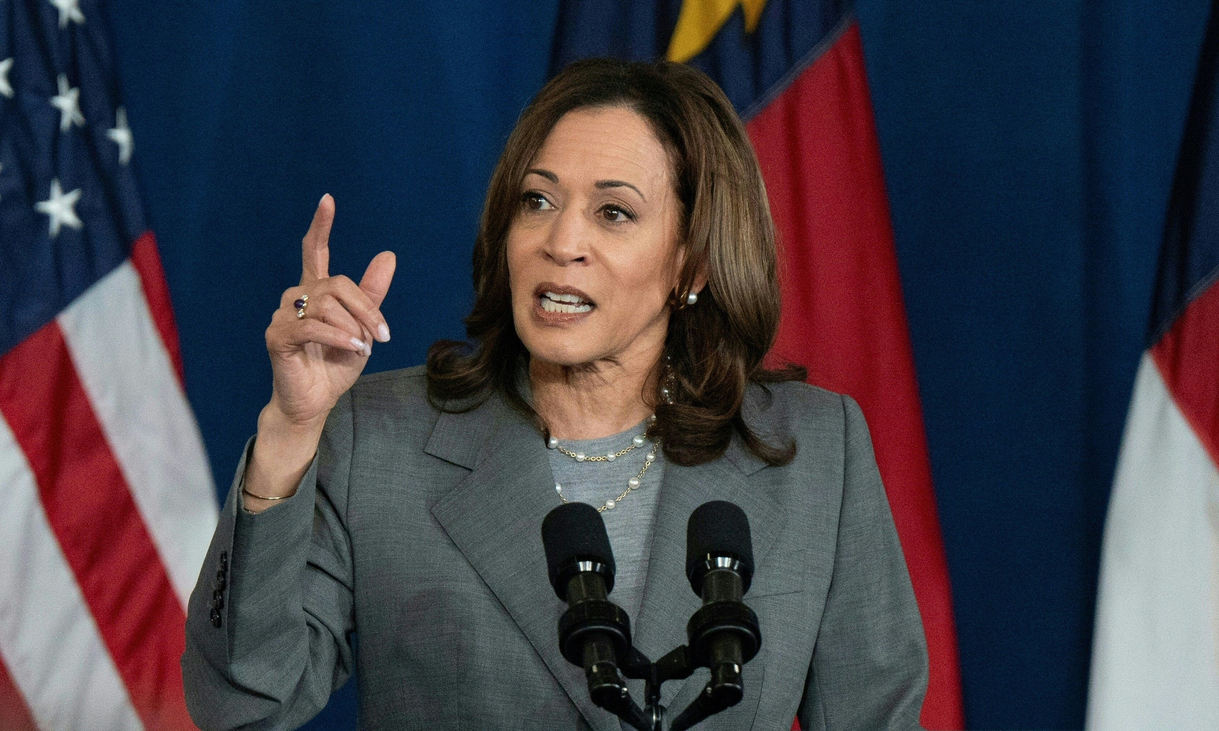 La Sra. K. Harris tiene ventaja sobre el Sr. D. Trump en los estados disputados de Michigan y Pensilvania.