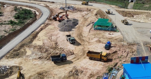 Panoramablick auf die Autobahnraststätte Vinh Hao