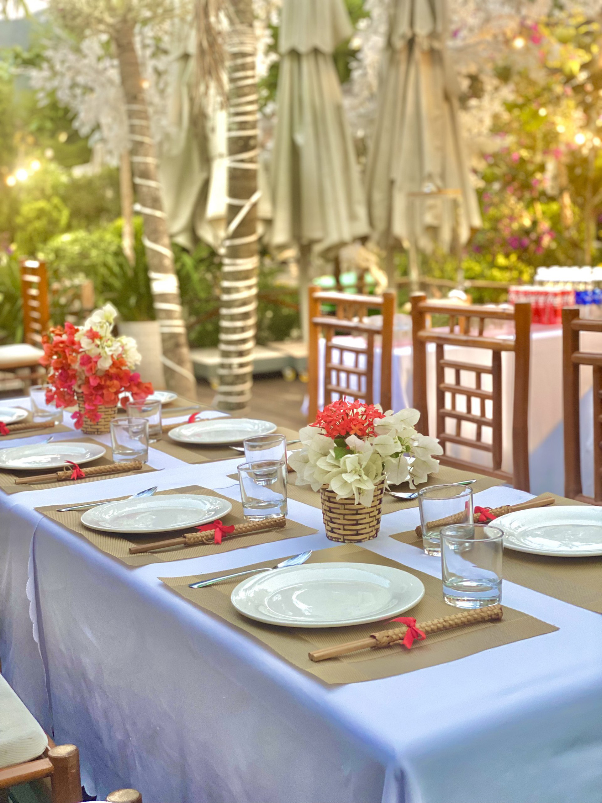 Phong cách sang trọng tại nhà hàng Huy Hoàng F&B