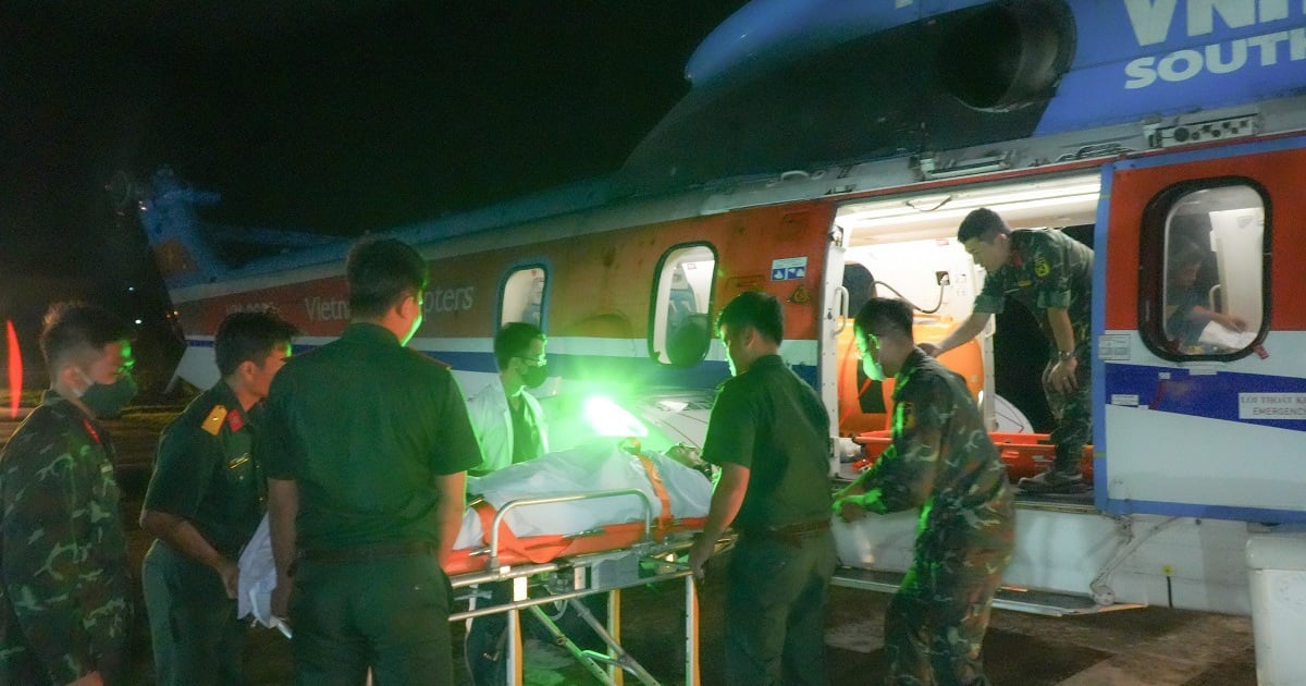 Vol en ambulance pour transférer un patient en état de choc hémorragique de l'île de Tho Chu vers le continent