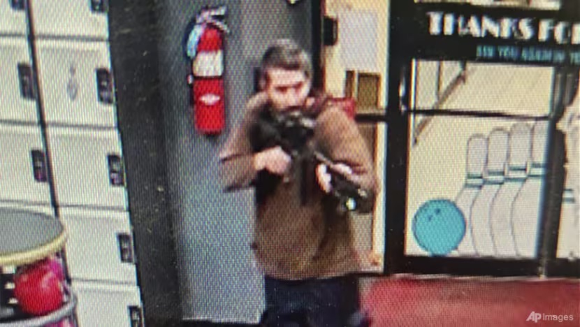 Mass shootings in the US left at least 22 people dead and dozens injured photo 1