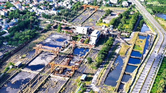 Das „goldene“ Land für den Bau eines 4.200 Milliarden teuren Krankenhauses steckt in der Landräumung in Quang Ninh fest. Foto 3