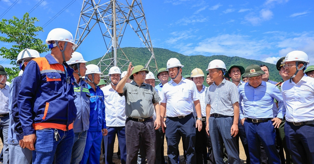 S'efforcer d'achever le circuit 3 de la ligne 500 kV à l'occasion de l'anniversaire de la Révolution d'août et de la fête nationale du 2 septembre