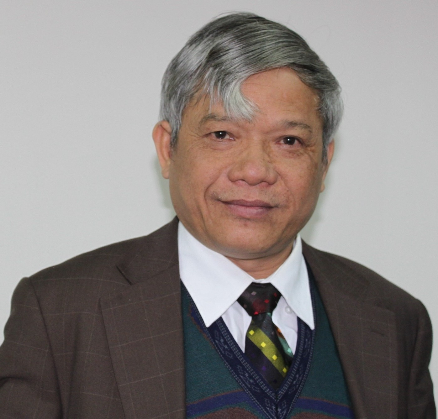 Der Dichter Nguyen Si Dai betet am Tet-Fest immer noch gern, fröhlich und heiter, Foto 1