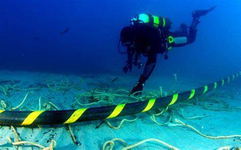 ベトナムの海底光ケーブル2本に問題あり。