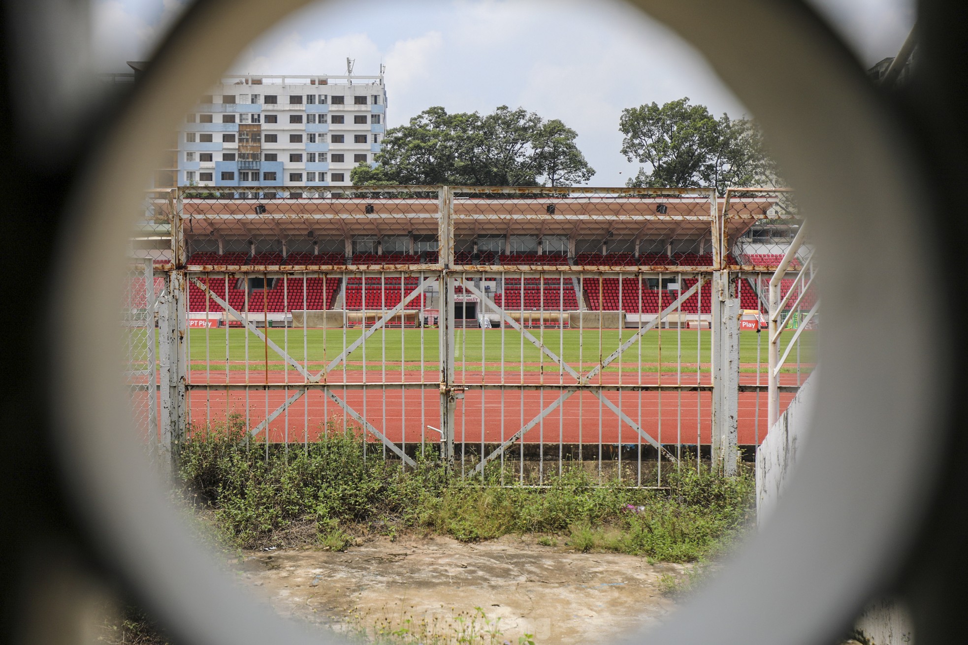 Testigos de la grave degradación del estadio más antiguo de Vietnam, foto 10