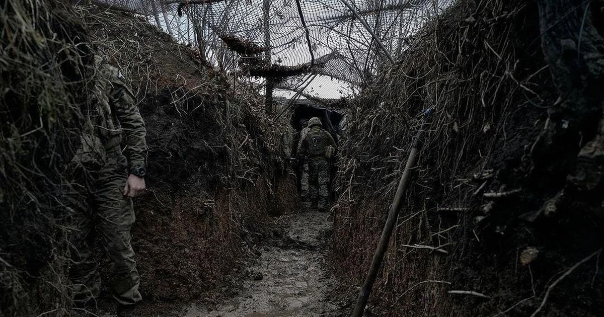 Wie russische und ukrainische Soldaten mit dem "Alptraum" von Drohnen umgehen, die Schützengräben zerstören