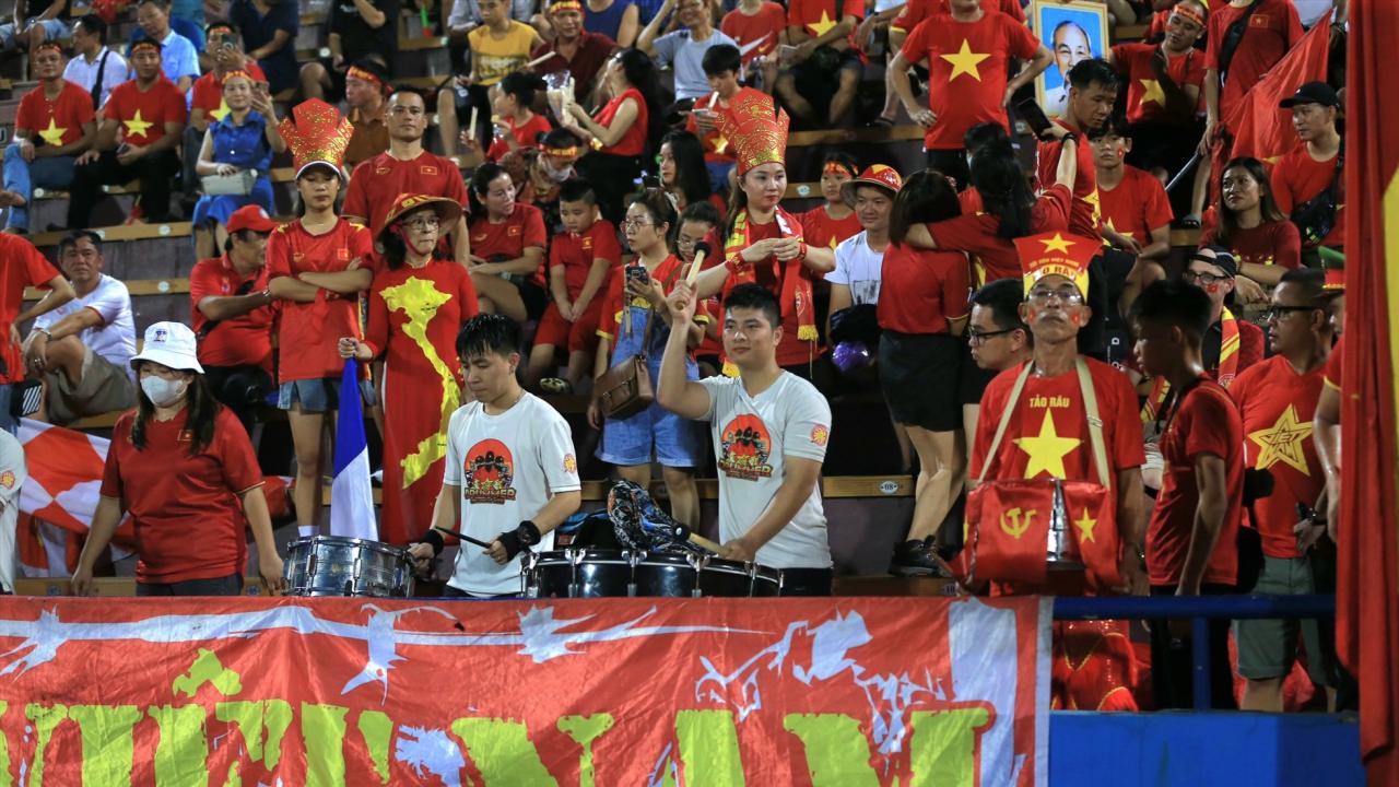 Болельщики сборной Вьетнама U23 на стадионе Viet Tri Stadium (Футхо). Фото: Минь Дан