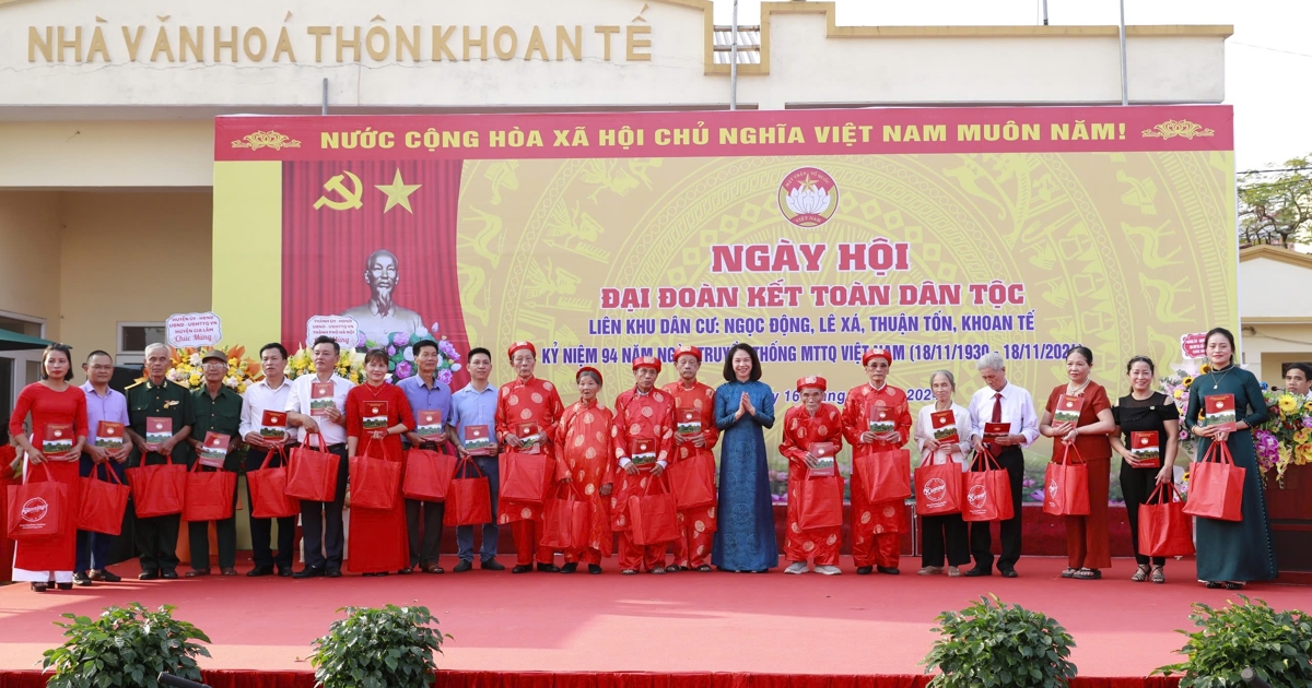 Lãnh đạo Thành phố dự Ngày hội Đại đoàn kết toàn dân tộc tại Gia Lâm