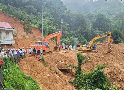 Thăng quân hàm 3 cảnh sát giao thông hy sinh trong vụ sạt lở đèo Bảo Lộc