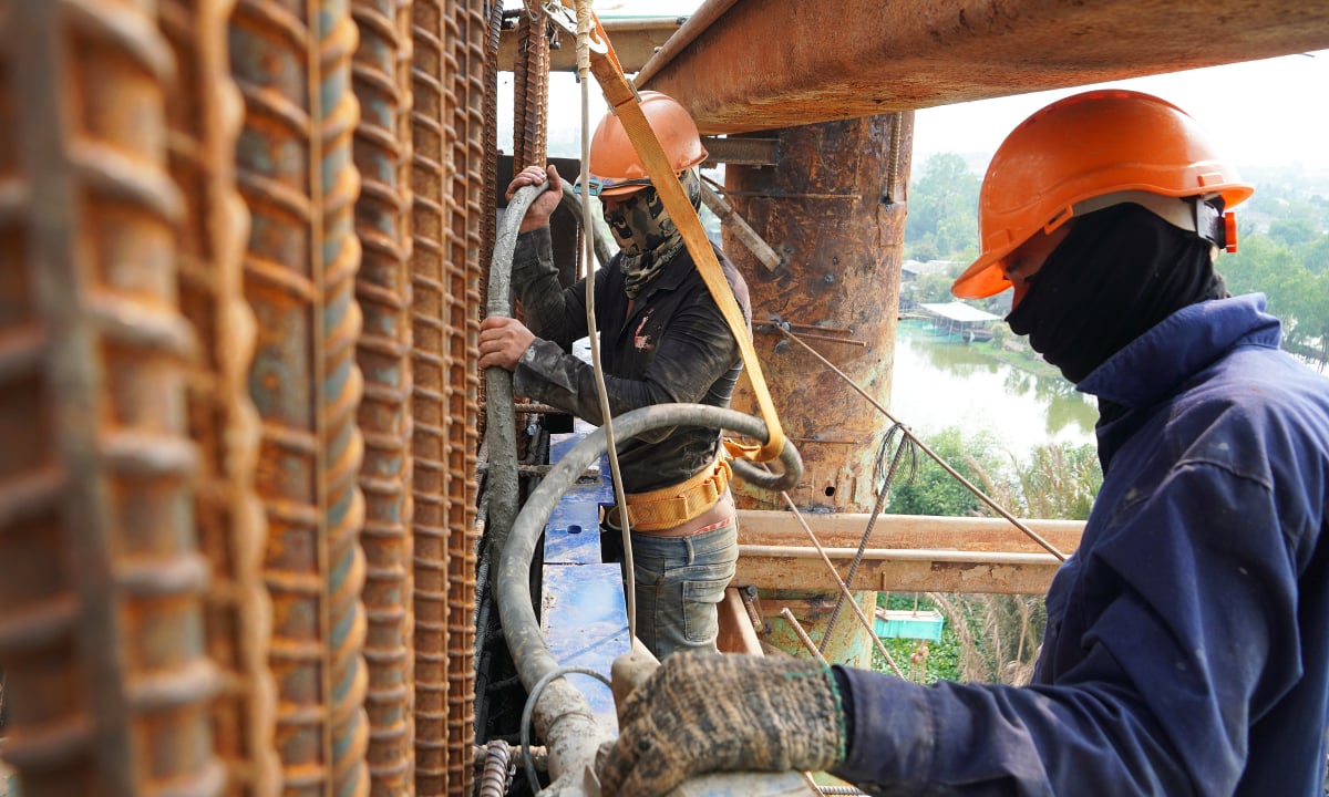 Las empresas de infraestructuras siguen ahogadas en deudas