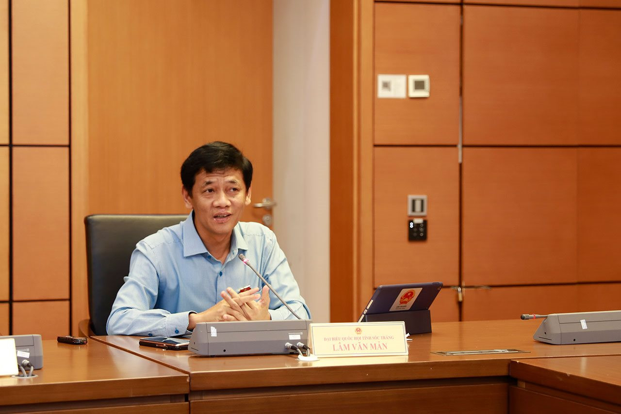 small_db-lam-van-man.jpg