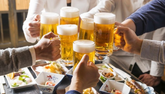 ¿Es una buena solución imponer un fuerte impuesto especial sobre la cerveza y el alcohol?