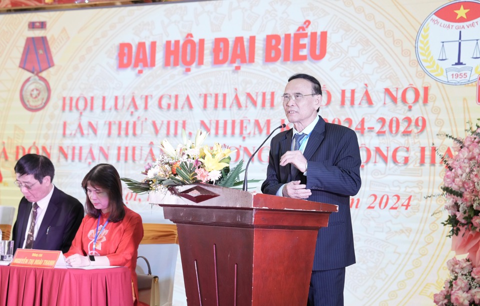 Le président du Barreau du Vietnam, Nguyen Van Quyen, a hautement apprécié et félicité les réalisations importantes du Barreau de Hanoi au cours du dernier mandat.