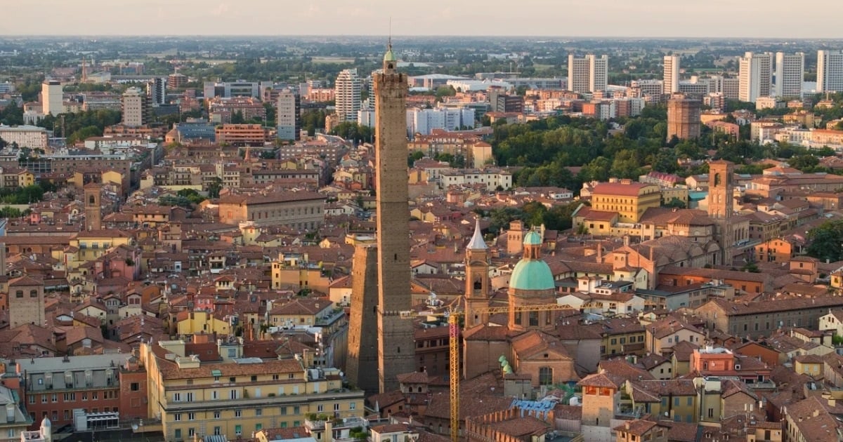 La tour penchée d'Italie, vieille de près de 1 000 ans, risque de s'effondrer