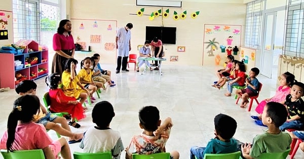 Más de 2.300 estudiantes de un distrito tienen que quedarse en casa sin ir a la escuela debido a la conjuntivitis.