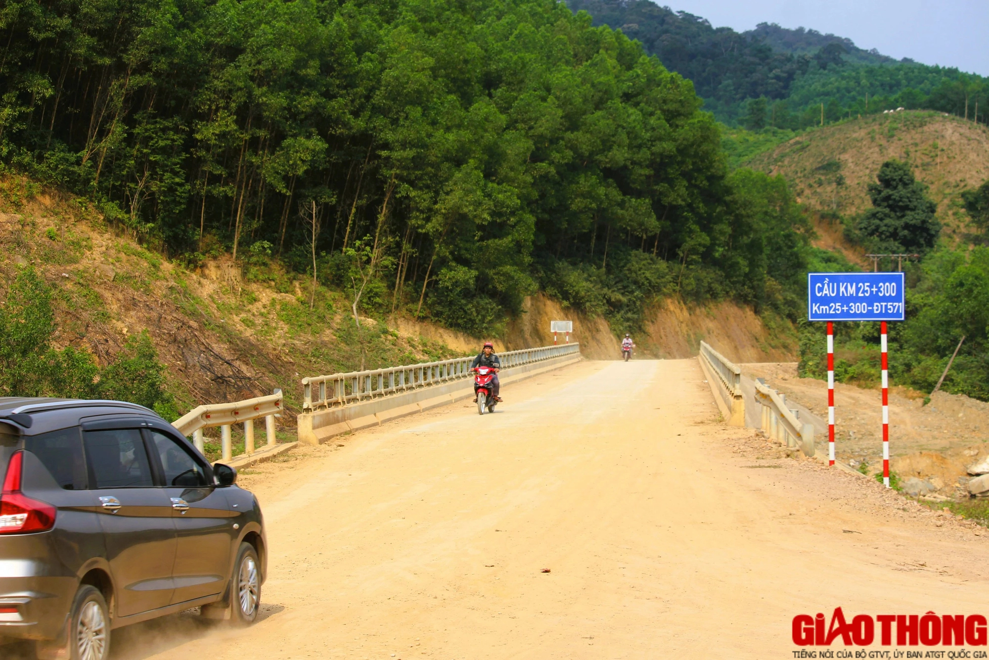 Tuyến nối 2 nhánh đường Hồ Chí Minh ở Quảng Trị đang thi công thế nào?- Ảnh 3.