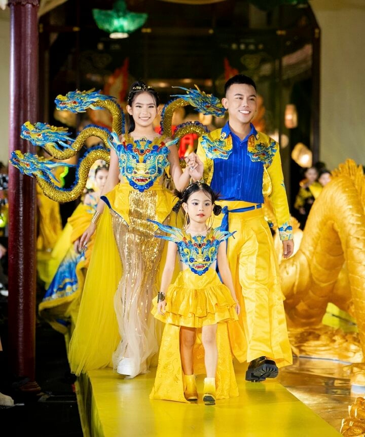 Hình ảnh trong show diễn.