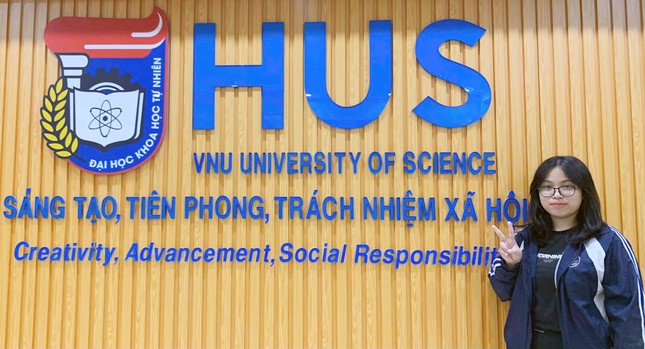 Hành trình của nữ sinh Khoa học Tự nhiên đến với Giải thưởng Nữ sinh khoa học - công nghệ 2024- Ảnh 1.