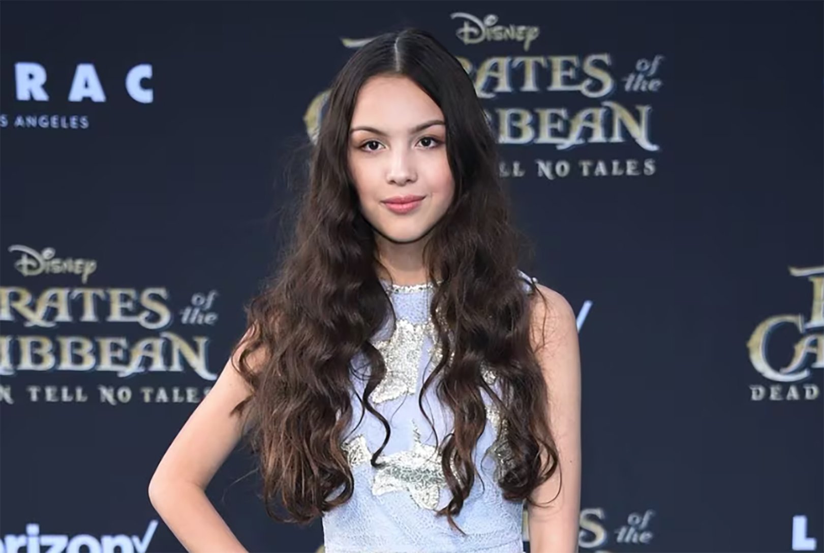 Billie Eilish, Dua Lipa và Olivia Rodrigo biểu diễn tại lễ trao giải Grammy 2024- Ảnh 2.