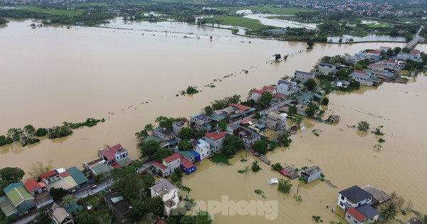 Chủ tịch Hà Nội yêu cầu lãnh đạo thành phố đến các 'điểm nóng' lũ lụt chỉ đạo trực tiếp