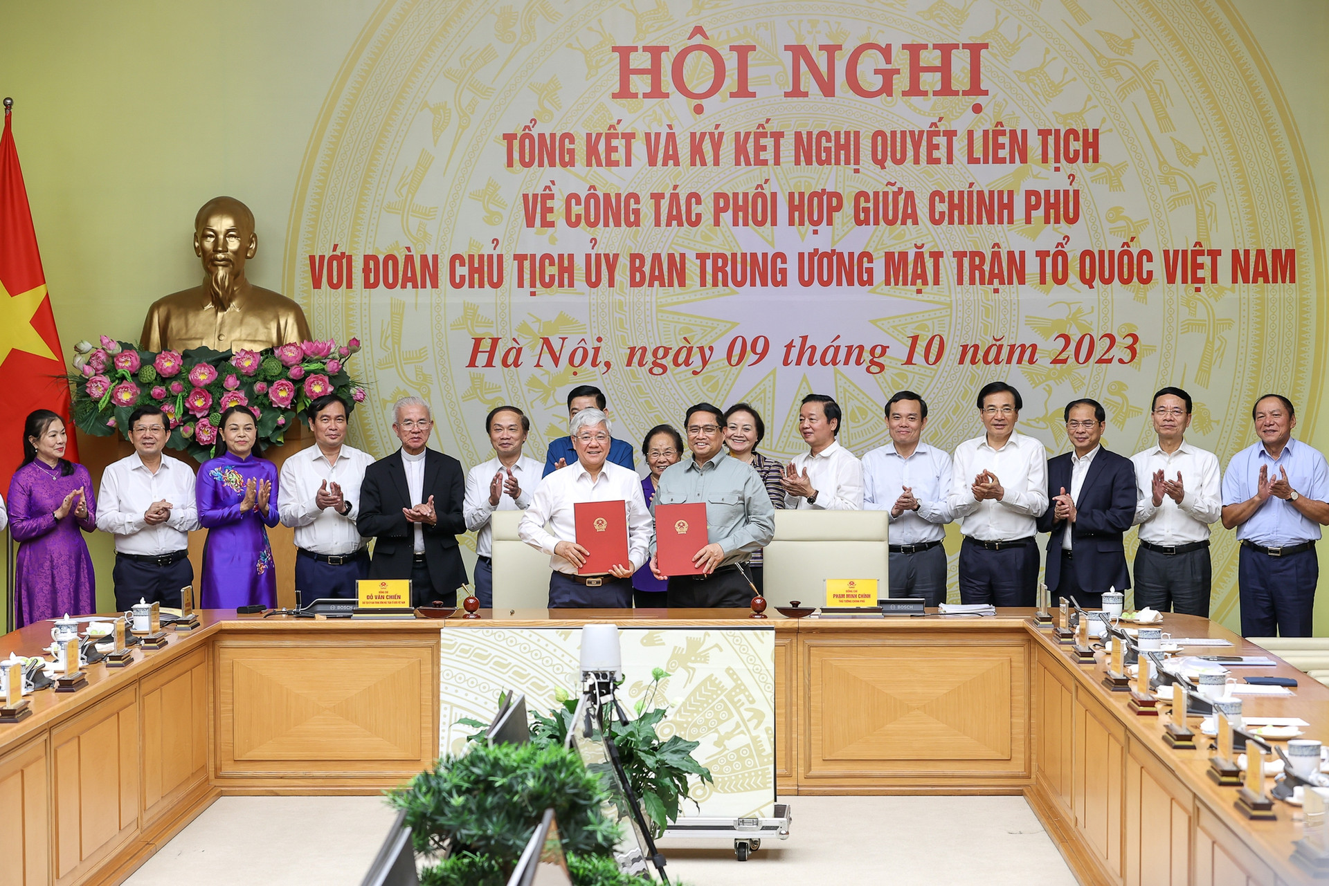 Thủ tướng: Phát huy sức mạnh đại đoàn kết để chuyển xoay tình thế trước khó khăn, thách thức - Ảnh 4.
